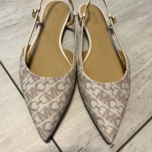 Michael Kors Women's Beige Monogram Slingback Flats 8.5 womens US